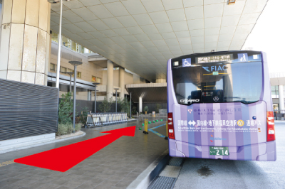 停留所を矢印方向へ