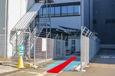 貨物地区歩行者専用ゲート